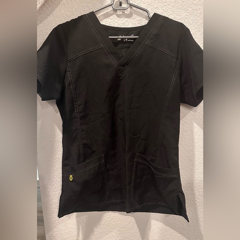 Wink scrub top. Women’s. Black top